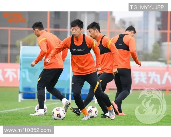 武汉滑板队防守表现分析与战术调整探讨